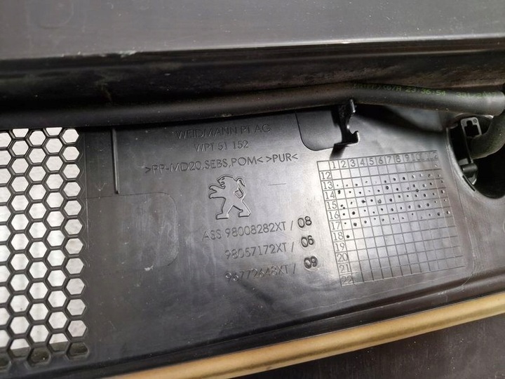 фото №8, Peugeot 308 2 ii t9 панель під лобовим склом перед верхній 98008282xt