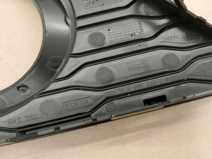 фото №7, Seat arona правая решётка бампера na галоген заглушка оригинальный номер