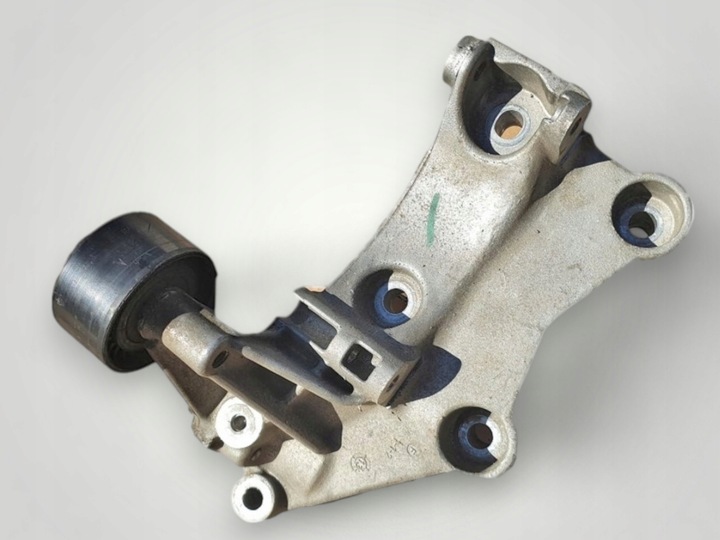 фото №1, X-trail t32 qashqai j11 j10 1.6 dci основание поддержка лапи генератора