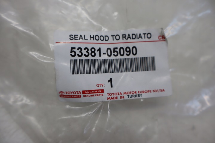 фото №8, Уплотнитель капота правая правое перед toyota avensis t27 53381-05090