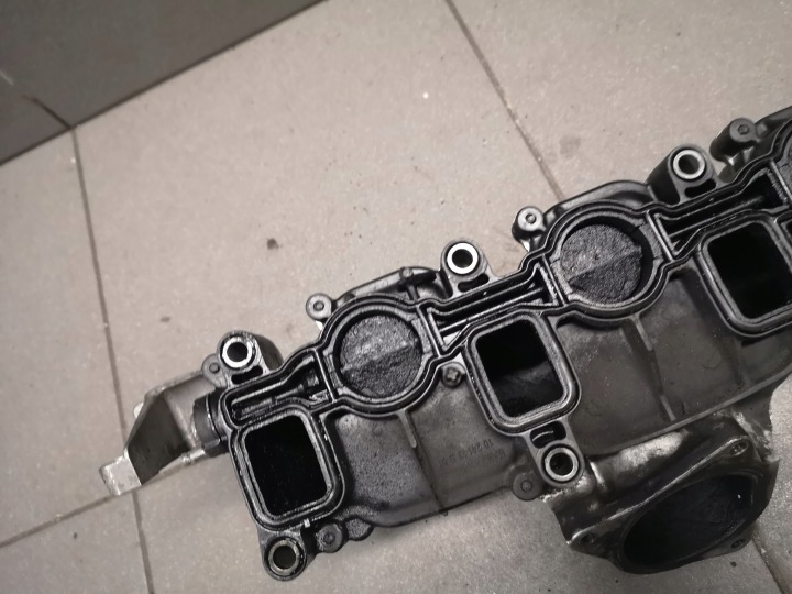 фото №8, Колектор впускний  audi a3 8p 2.0 tdi 03l129711e