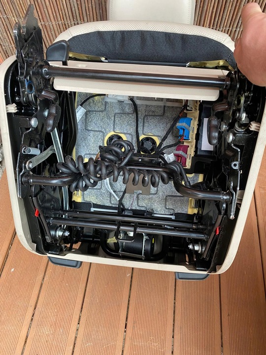 фото №3, Сиденье сиденья mercedes v класс w447 перед кожа