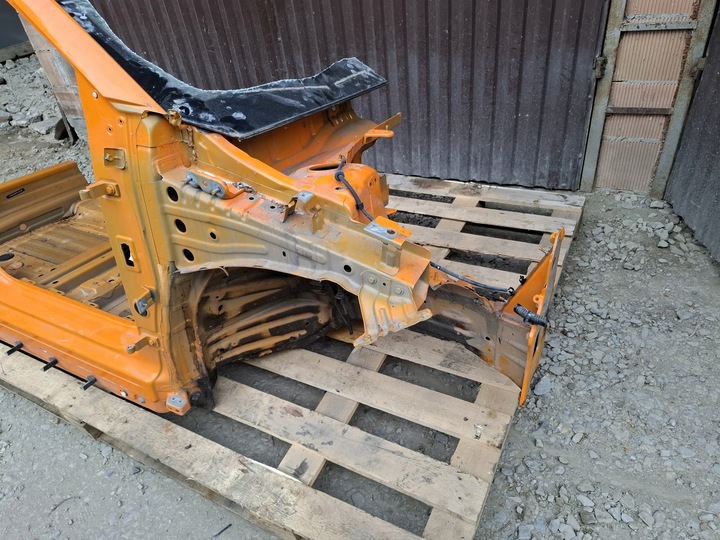 фото №3, Чверть права крило праві перед mg 4 mg-4 5nfz лонжерон поріг стійка