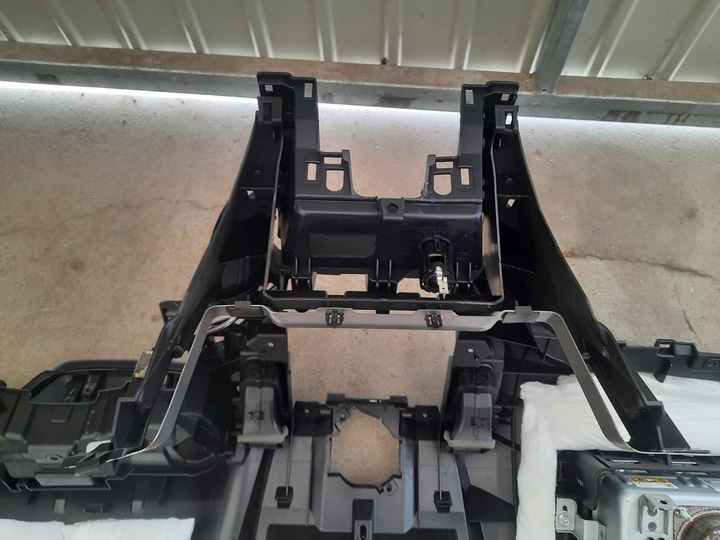 фото №12, Subaru forester v 19- панель роздавальна подушка безпеки 66273sj000 usa