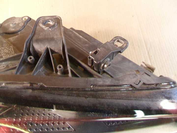 фото №11, Audi q2 16-20 лампа правая обычная 81a941004