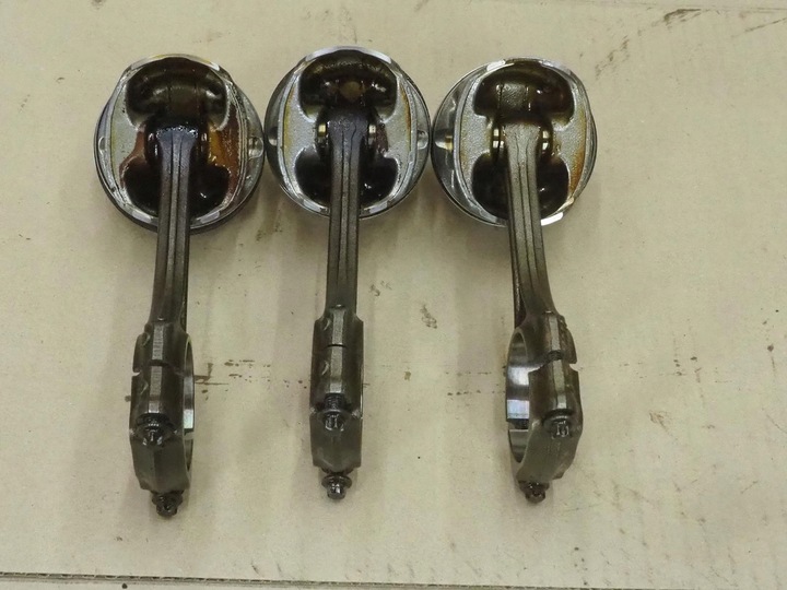 фото №12, Smart fortwo 450 2004r 0,7 t turbo поршень шатун