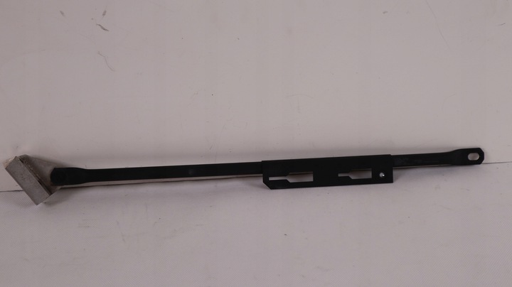 фото №1, Volvo xc60 ii кронштейн распорка ремня передней левый 31651561