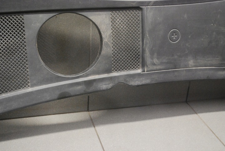 фото №5, Панель под лобовым стеклом audi a6 c5 eu 4b1819447