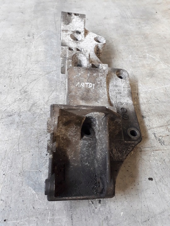 фото №6, Лапи кронштейн 045903143c vw 1.9 tdi