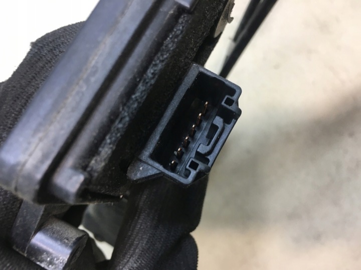 фото №8, Замок двері праві зад mazda 6 gy 2.0 d 6 pin
