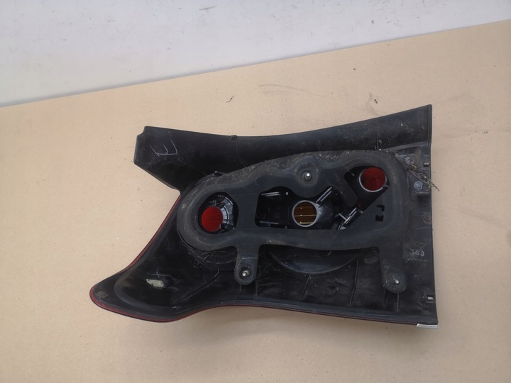 фото №14, Лампа права зад toyota avensis t25 універсал 03-06