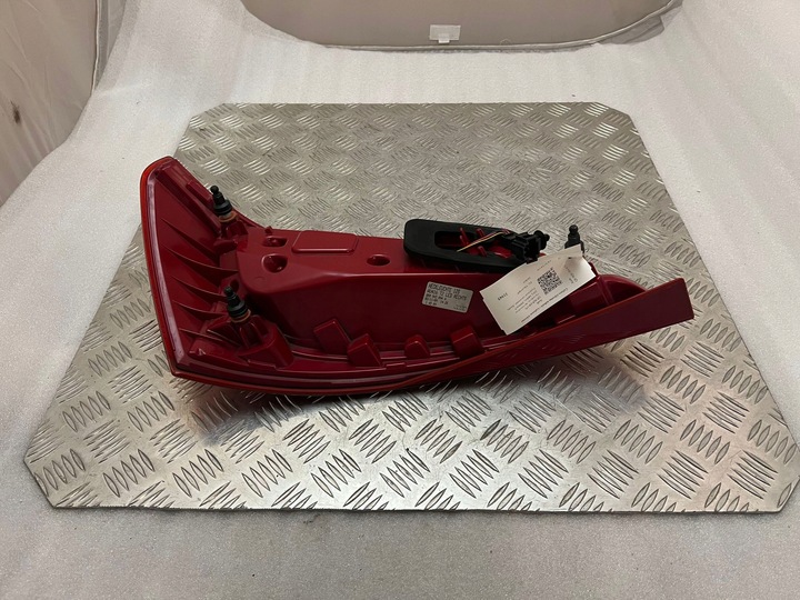 фото №6, Audi q5 sq5 2015 права сторона лампа задня 8r0945094a