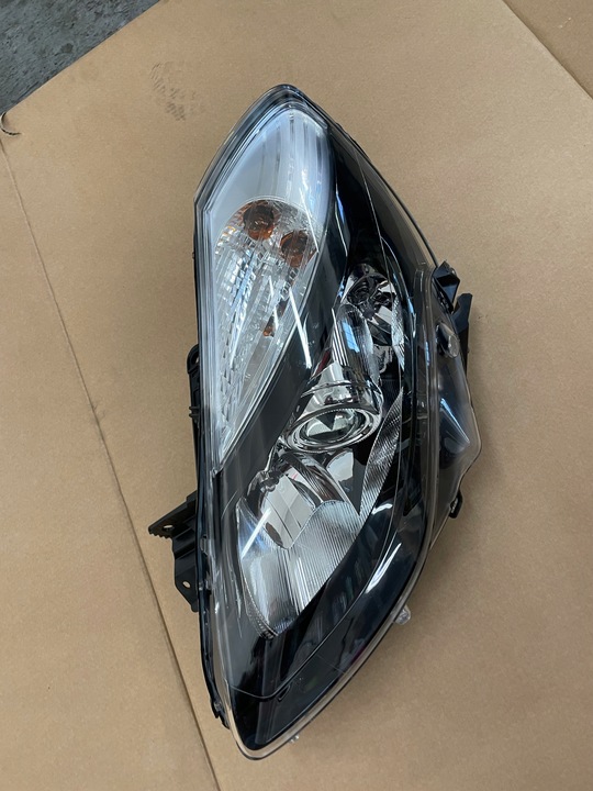 фото №1, Лампа перед clio iii нова