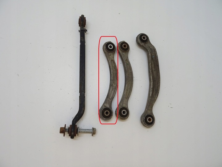 фото №1, Chrysler pacifica 300c важіль задній зад нижній втулка шкворень