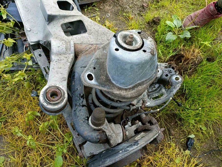 фото №10, Volvo v70 ii задня балка підвішування амортизатор