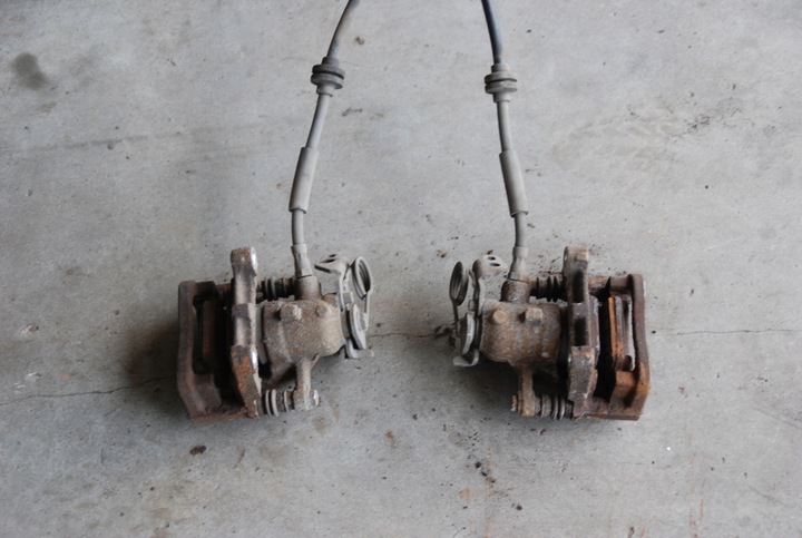 фото №4, Суппорт тормозной зад l / p kuga mk1 2012