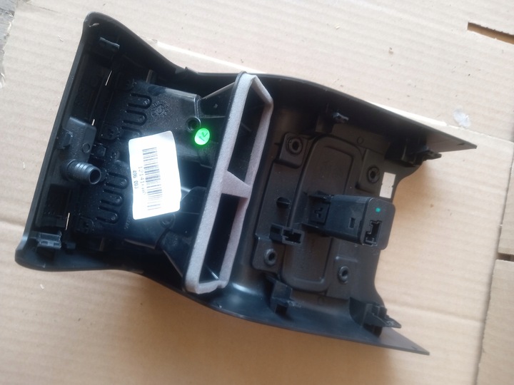 фото №16, Citroen c4 iii туннель средний подлокотник европа