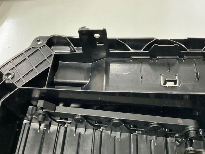 фото №14, Ролета, жалюзі, кермо повітря bmw i7/i-7 g70 2.046