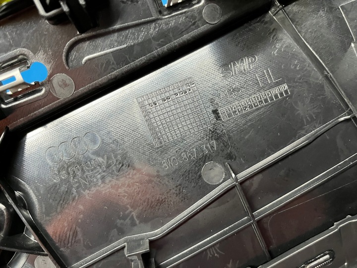 фото №12, Audi a4 b9 боковина обивка дверь левый зад кожа