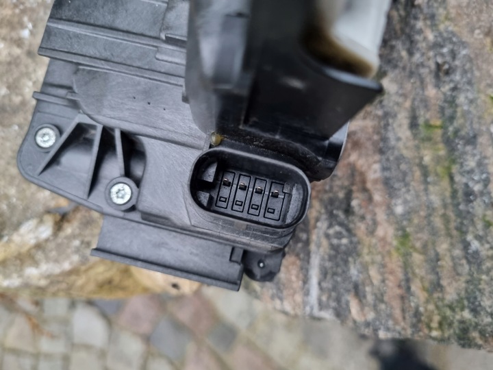 фото №6, Замок дверь правая зад mercedes w213 w205 w253 4pin