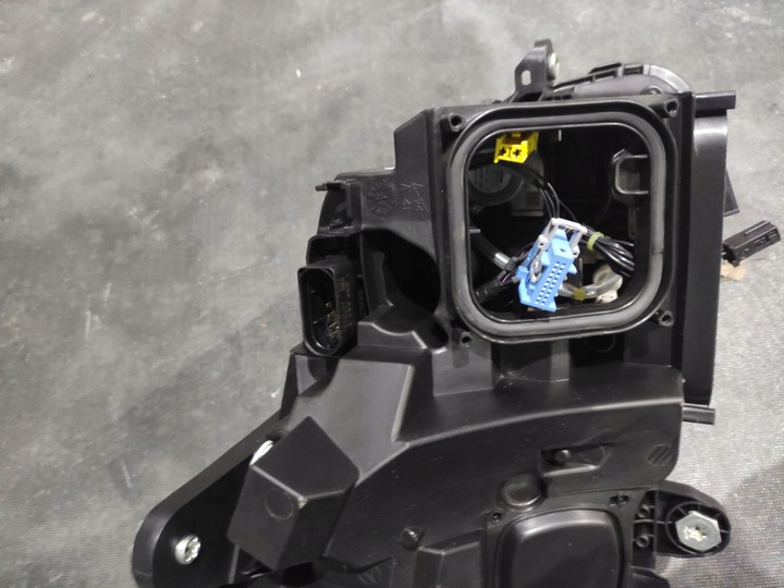 фото №8, Лампа повний led l / p mercedes клас c w205 14-18