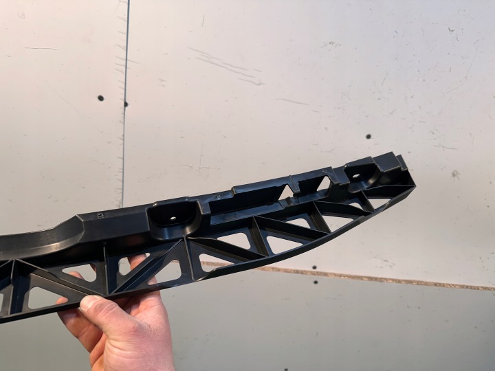 фото №10, Vw passat b8 3g9 универсал кронштейн  бампера зад заднее 3g9807863b