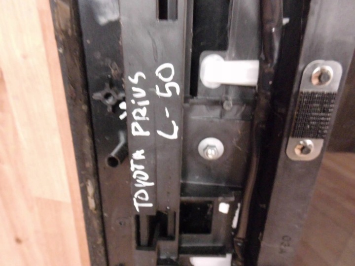 фото №7, Toyota prius plus + дах скло панорамний плексиглас