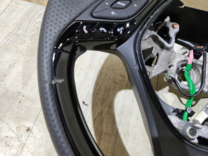 фото №10, Toyota c-hr gr chr gr кермо шкіра