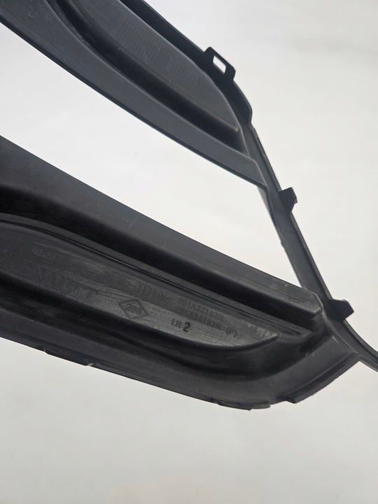 фото №16, Renault megane iii 3 рестайлінг 2013 - 2016 решітка бампера перед лівий 261a32193r