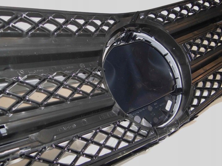 фото №8, Mercedes e 207 c/a w207 решётка радиатора решётка amg дистроник