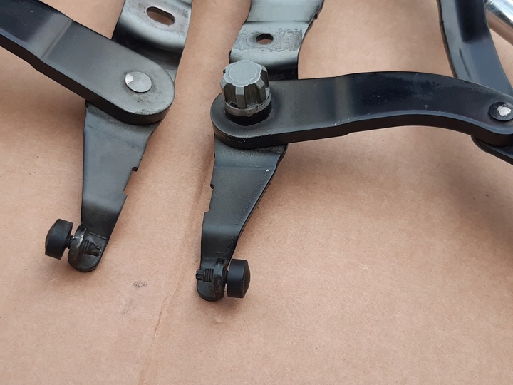 фото №7, Audi a8 d3 петля кришки багажника лівий + праві kpl