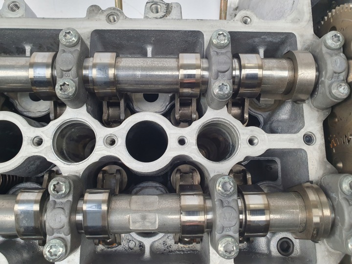 фото №11, Головка цилиндров bmw e60 2.0 d 7785876 778587609