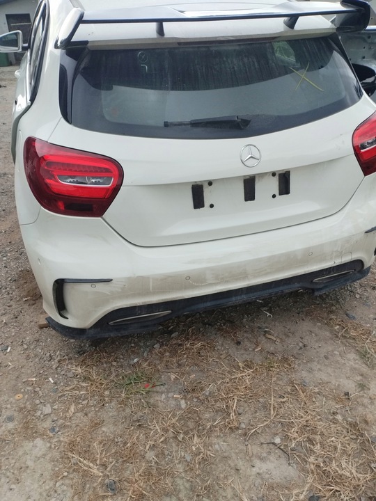 фото №1, Mercedes w176 amg рестайлинг крышка задняя 650 зад идеальная комплект спойлер