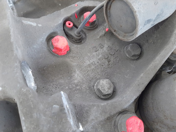 фото №8, Bmw e81 116d рестайлинг 10r амортизатор mcpherson  поворотный кулак правые перед зажимы