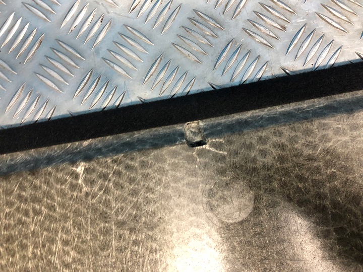 фото №3, Mercedes w176 a250 m270 cgi пол обивка багажника плита