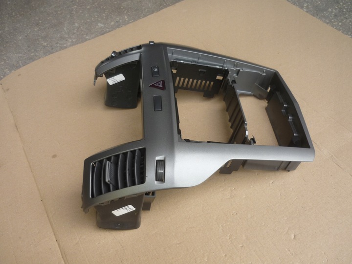 фото №13, Рамка средняя консоли радио opel zafira b 13162556 красивая европа