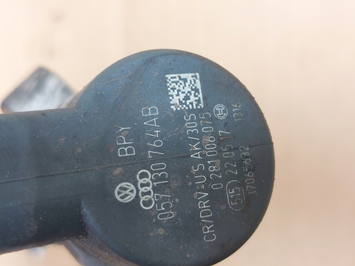 фото №6, Audi seat vw 2.0 tdi форсунка форсунка насос система 04l130277ac 04l130755e