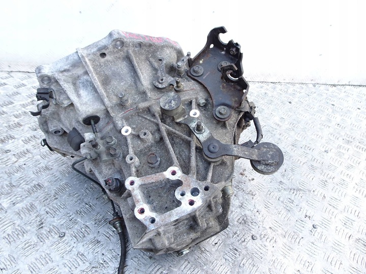 фото №6, Коробка передач коробки передач toyota yaris ii 1.33 бензин 311150d090