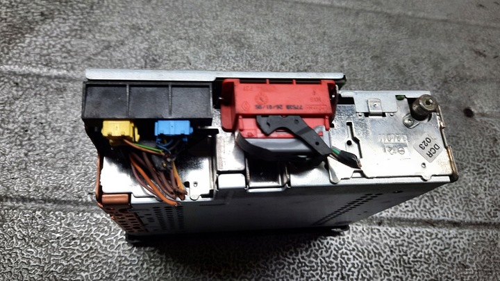 фото №7, Тюнер радіо renault espace iv 2.2d 05r 8200205833