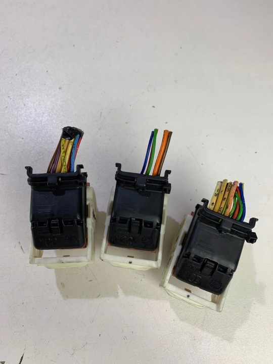 фото №5, Штекеры штекер разъём коробка предохранителей bsm r09 peugeot 207 citroen c