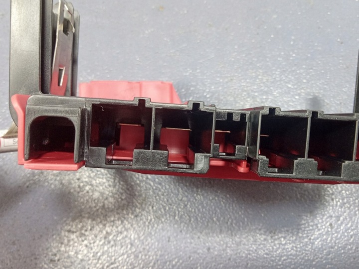 фото №5, Bmw 5 f11 f10 клемма плюсовая распределитель тока зад 9217036 9240490