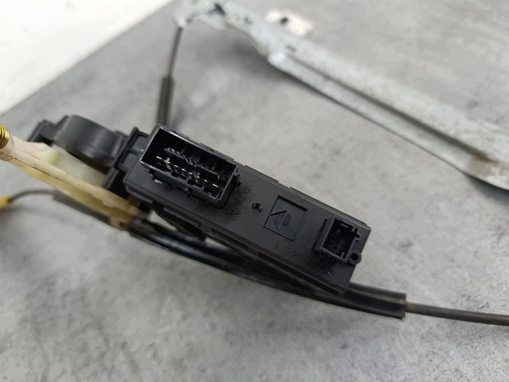 фото №6, Стеклоподъемник правый перед citroen c4 picasso i 9654087580 400962c