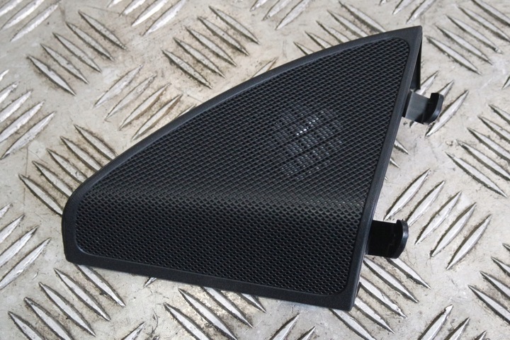 фото №1, Защита динамика левая mercedes c w205 a2057200148