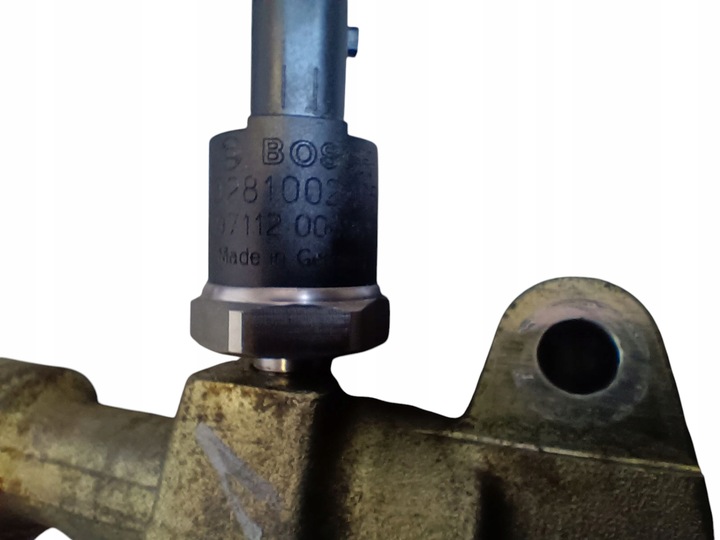 фото №10, Планка впрыскивающий датчик 2.4 jtd alfa 166 156 fiat оригинальный номер 0445215005 0281002405