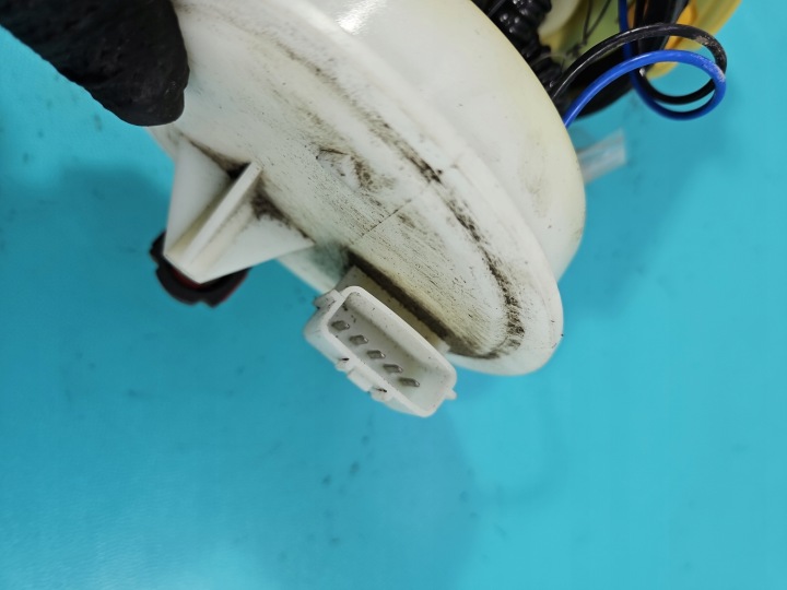 фото №6, Помпа насос пального nissan almera n16 1.5 16v без гідропідсилювача номер 6 pin