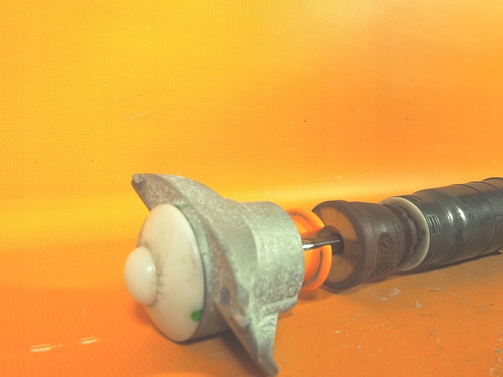 фото №10, Audi a4 8w b9 36km амортизаторы зад задние комплект 8w0513035r