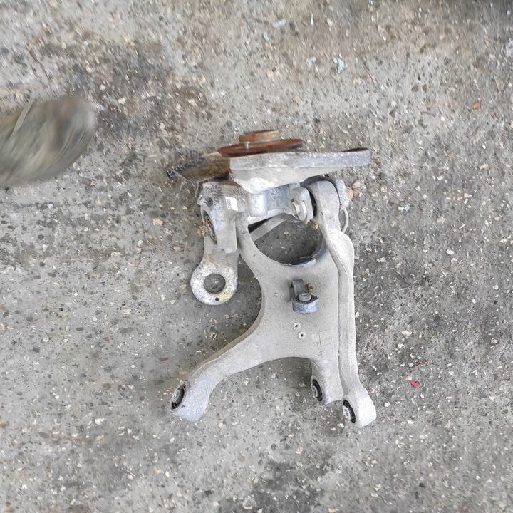 фото №1, Ступиця поворотна опора зад ліва права audi a5 8k