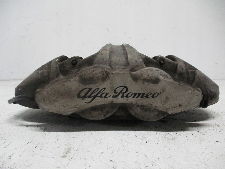 фото №11, Суппорт зажимы alfa romeo stelvio 2,0i 17r перед переднее