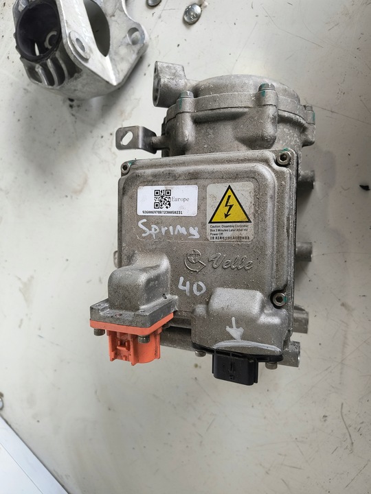 фото №1, Dacia spring компрессор кондиционера 926006978r