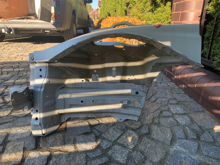 фото №5, Tesla модель 3 четверть передняя левая перед красивая